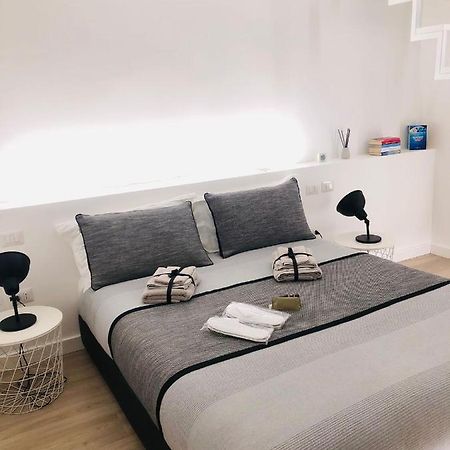 Apartment Vsg25 Nel Centro Di Κάλιαρι Εξωτερικό φωτογραφία