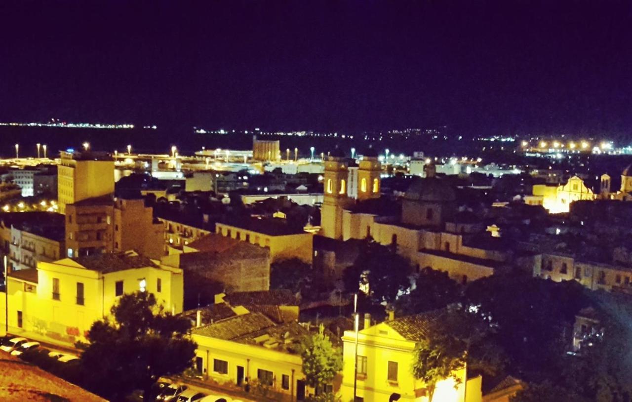 Apartment Vsg25 Nel Centro Di Κάλιαρι Εξωτερικό φωτογραφία